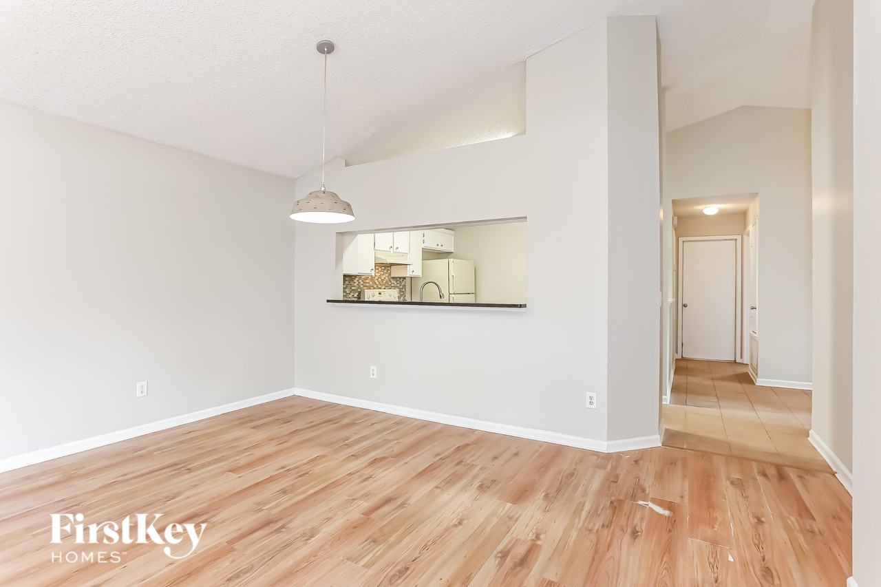 1383 Cove Landing Dr - Photo 4 of 16