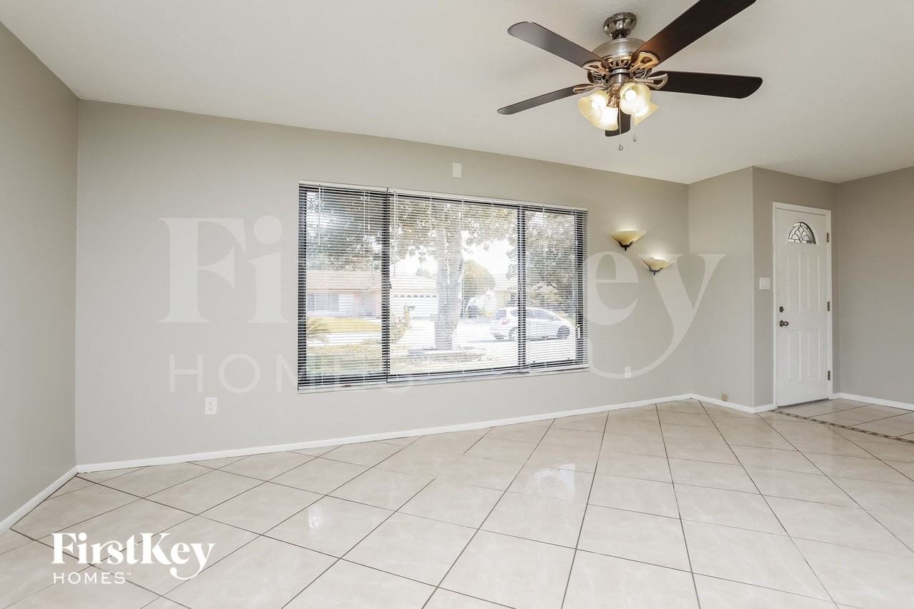 12102 Picalilli St - Photo 2 of 15