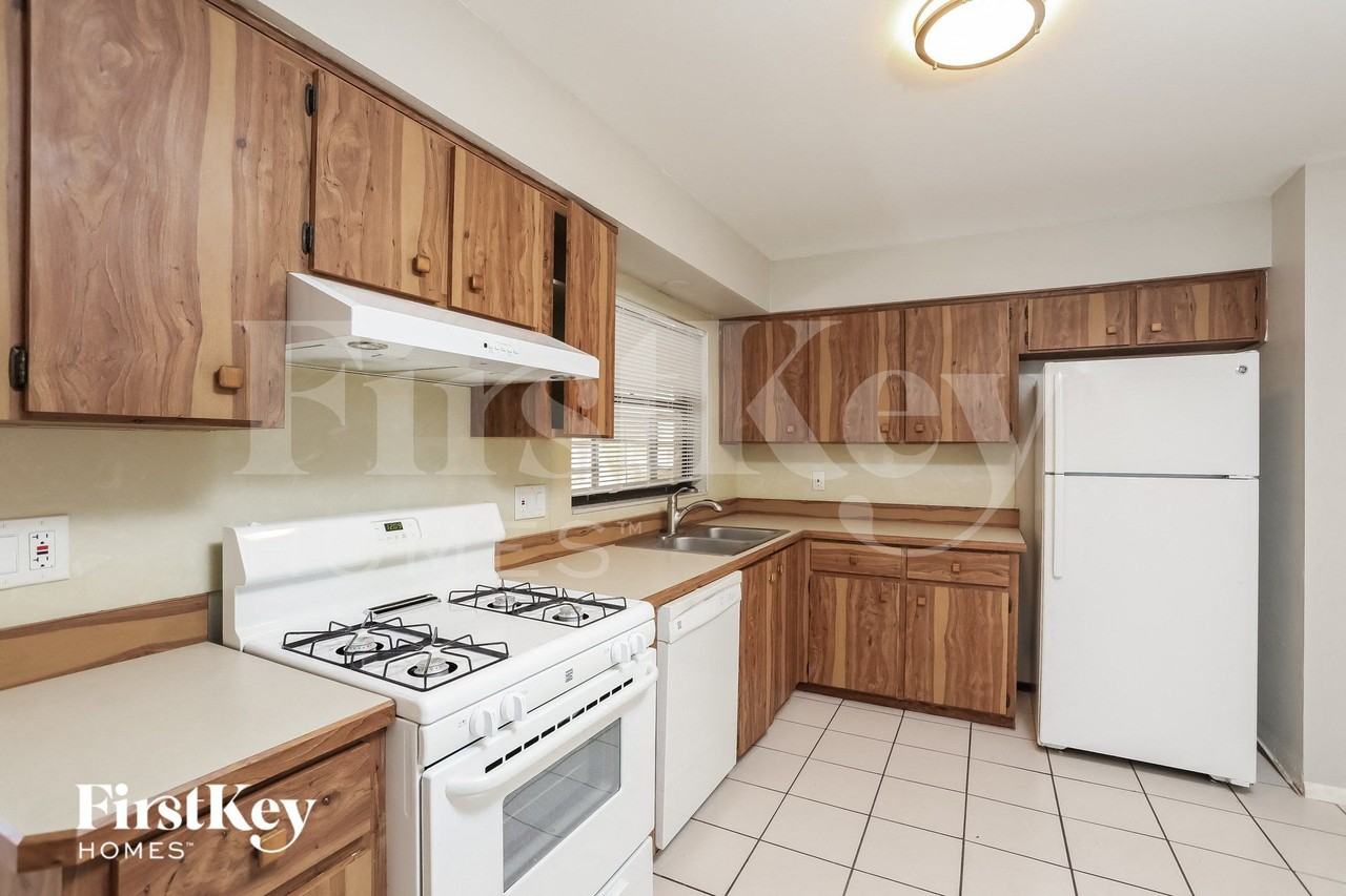 12102 Picalilli St - Photo 5 of 15