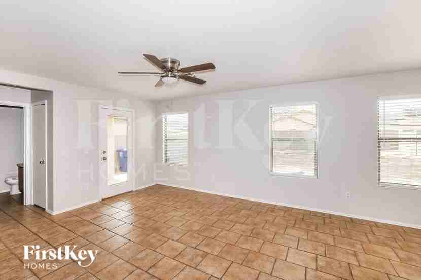 11513 W Flores Dr - Photo 3 of 17