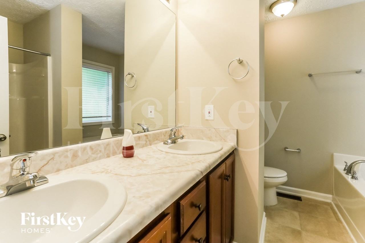 109 Fieldcrest Dr - Photo 7 of 15