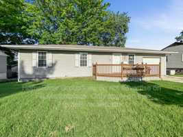 featured image of 3913 S Lynn St