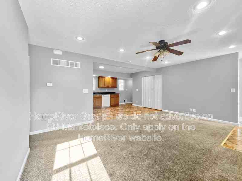 3913 S Lynn St - Photo 2 of 23