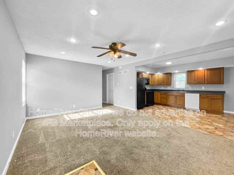 3913 S Lynn St - Photo 4 of 23