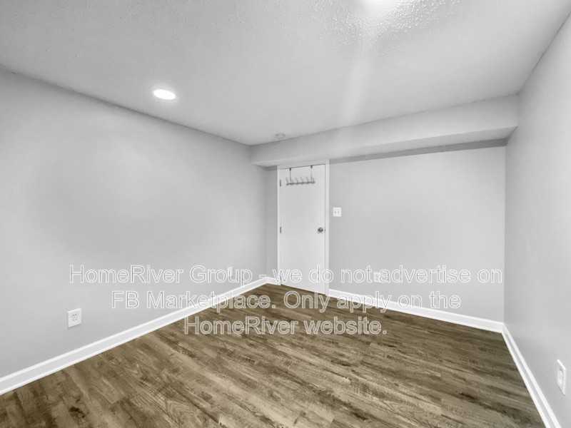 3913 S Lynn St - Photo 5 of 23