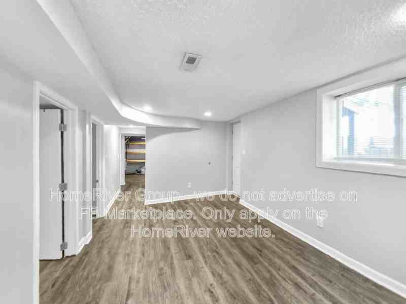 3913 S Lynn St - Photo 7 of 23