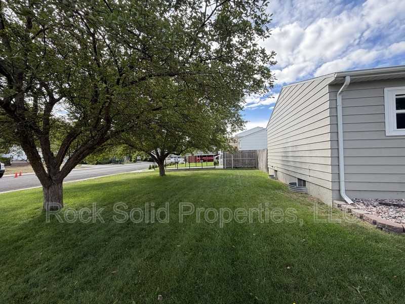 4017 Baldwin Dr - Photo 4 of 32