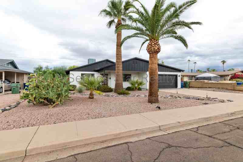 2162 E Concorda Dr - Photo 2 of 28