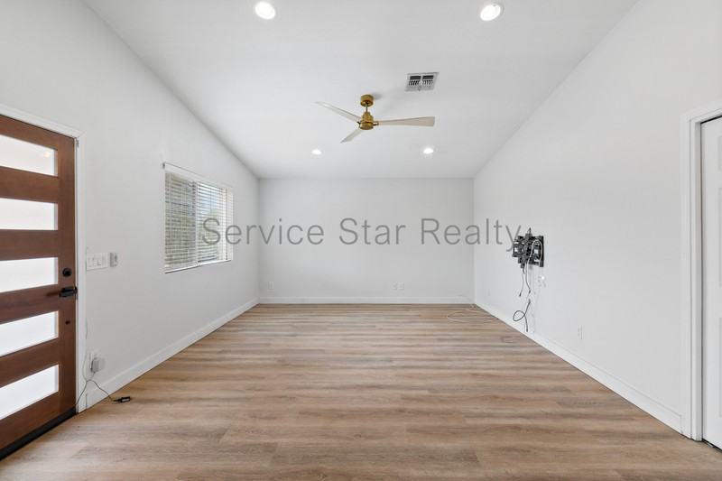 2162 E Concorda Dr - Photo 4 of 28