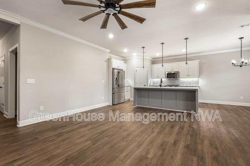 28 Mills Dr - Photo 6 of 36