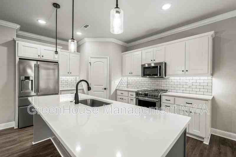 28 Mills Dr - Photo 7 of 36