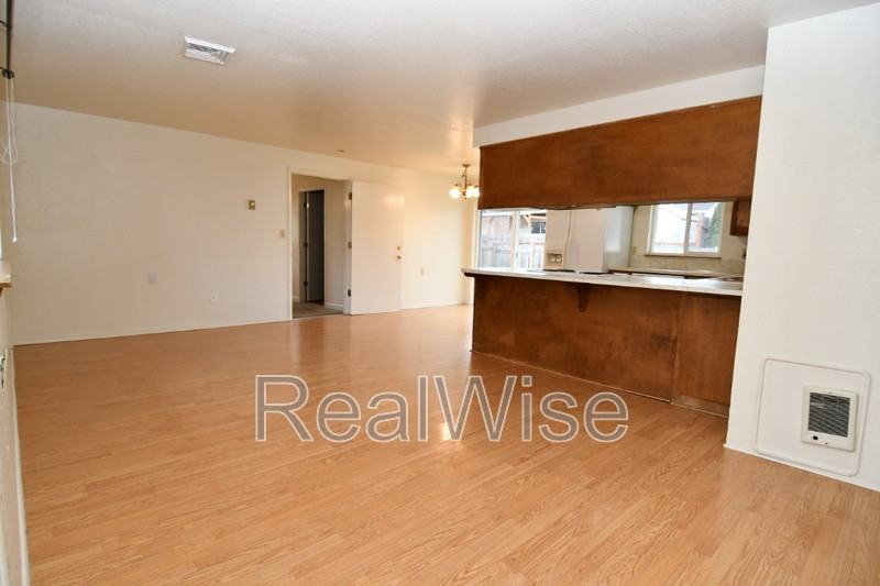 187 Georginna Dr - Photo 2 of 25
