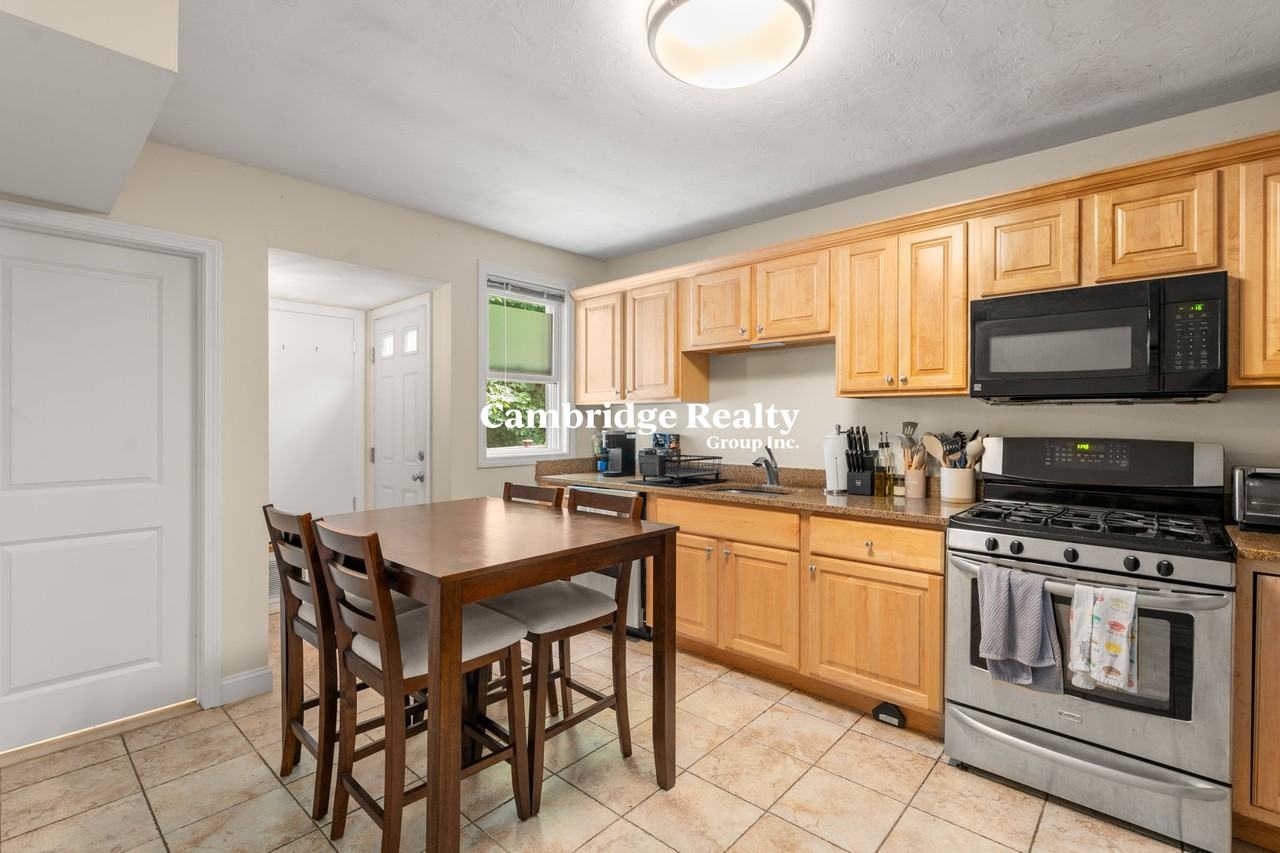 95 Kilsyth Rd #2R