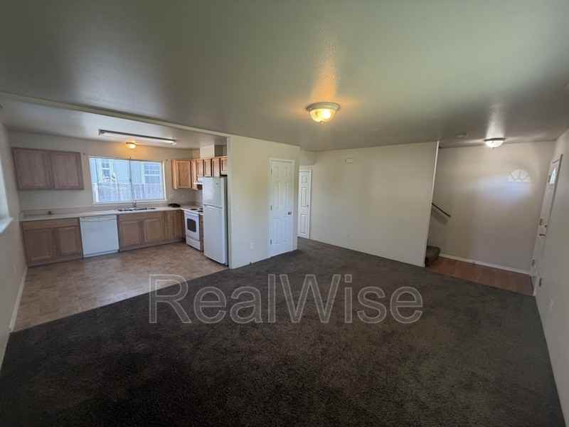 327 Pardee Ln - Photo 2 of 15