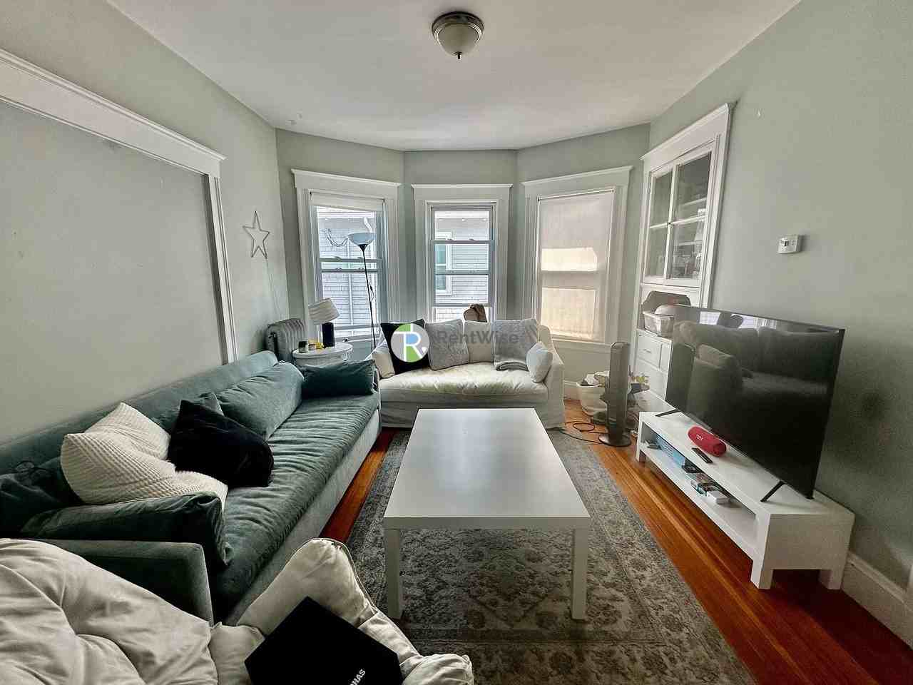 20 Curtis Ave - Photo 3 of 12