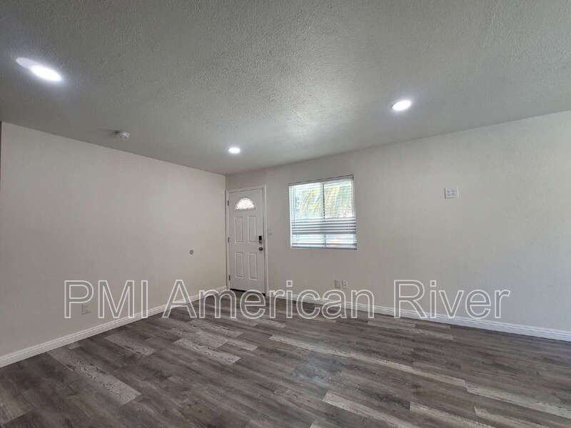 4032 Bruce Way - Photo 3 of 12