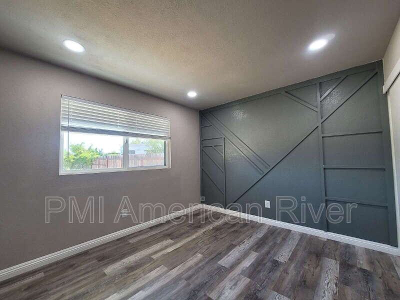4032 Bruce Way - Photo 6 of 12