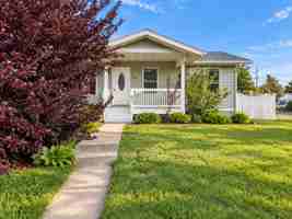 featured image of 1400 6th Ave S