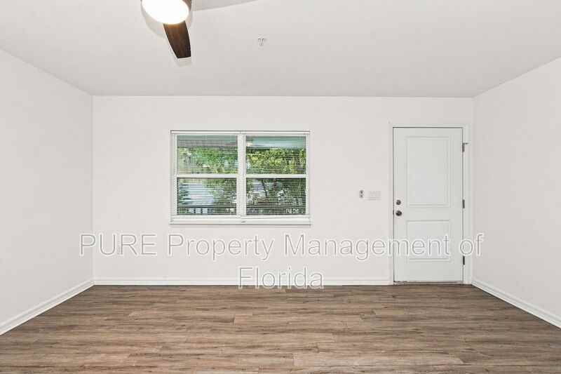 318 Neterrace #203 - Photo 3 of 24