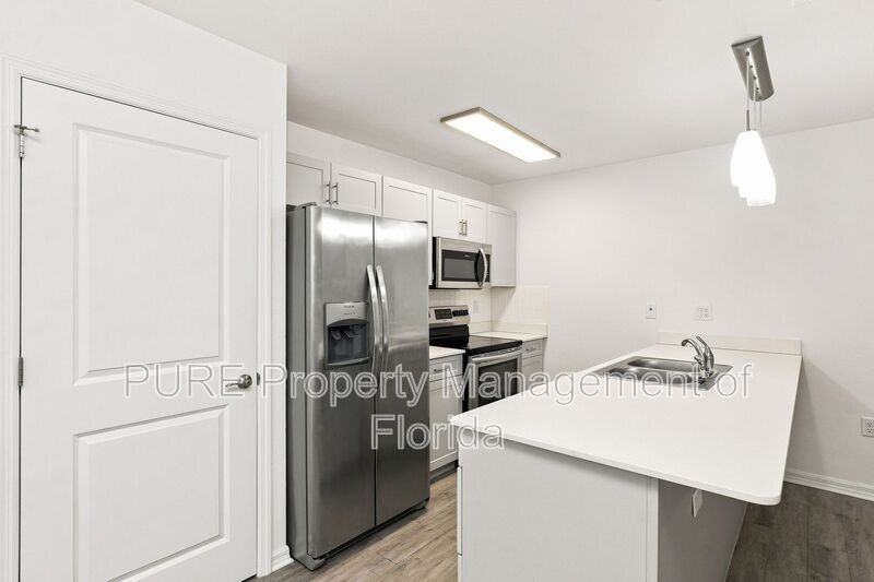 318 Neterrace #203 - Photo 7 of 24