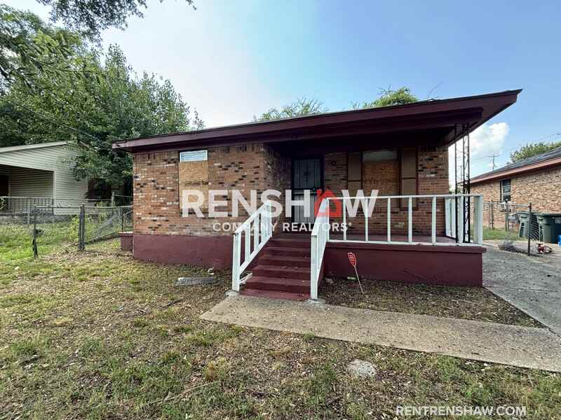 381 N Manassas St - Photo 2 of 18