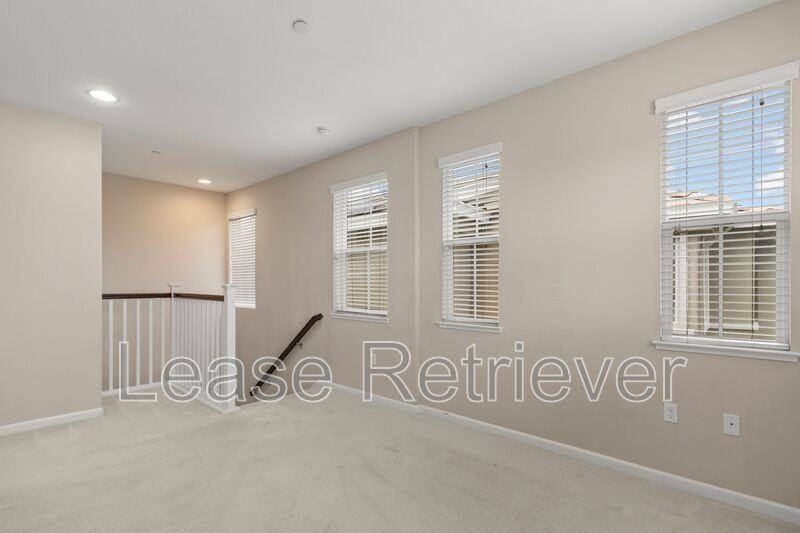 2631 Clarita Dr - Photo 4 of 41