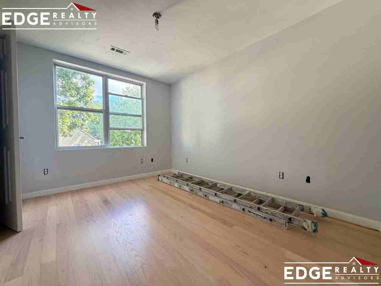 110 Coolidge Hill Rd #4 - Photo 3 of 7