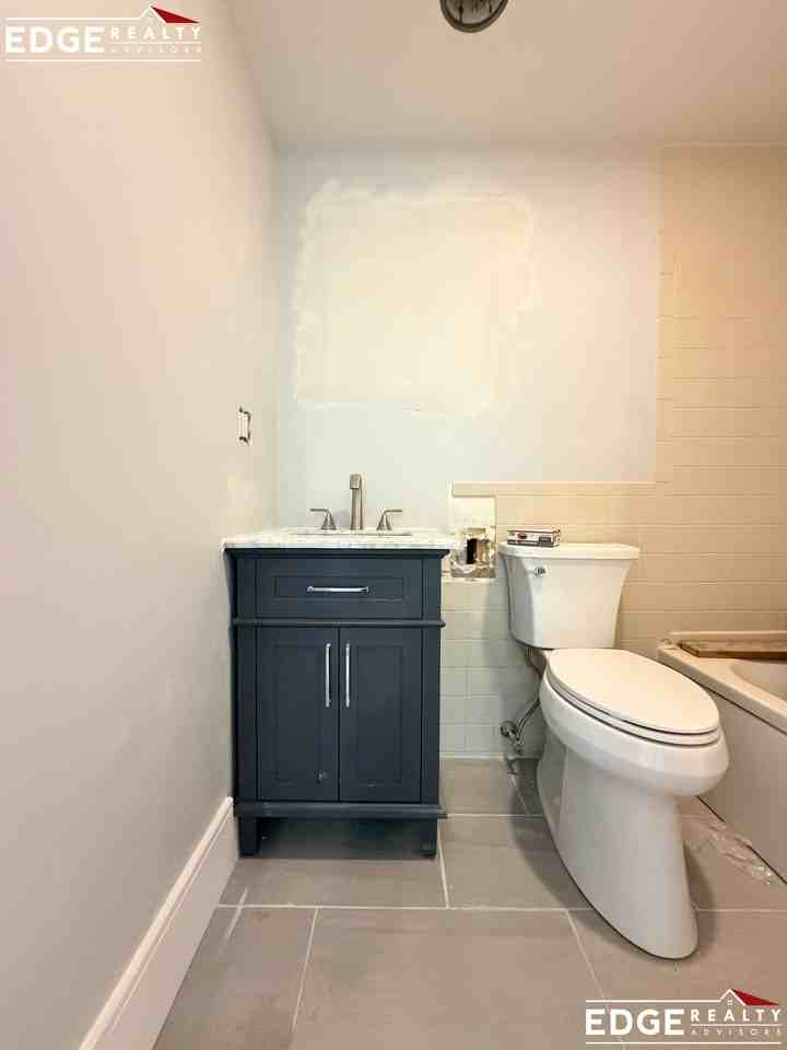 110 Coolidge Hill Rd #4 - Photo 5 of 7
