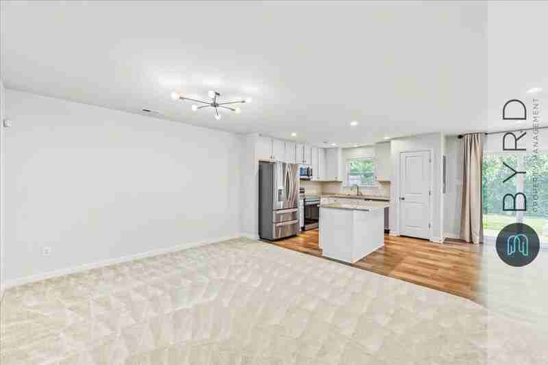 3380 Dewsberry Ln - Photo 4 of 32