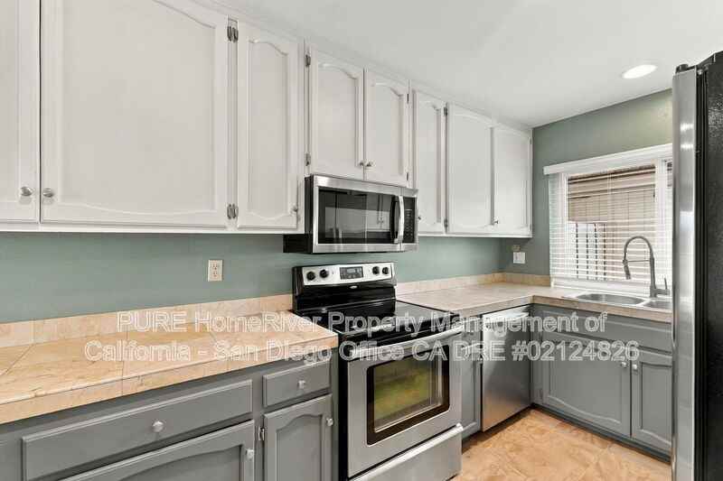 11128 Poblado Rd - Photo 7 of 33
