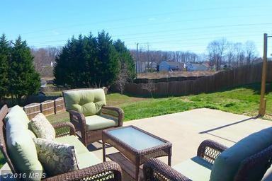 66 Barclay Ln - Photo 3 of 19