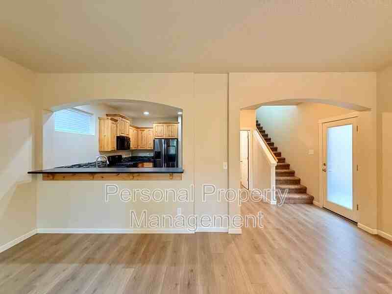 146 Nw 76th St - Photo 3 of 31