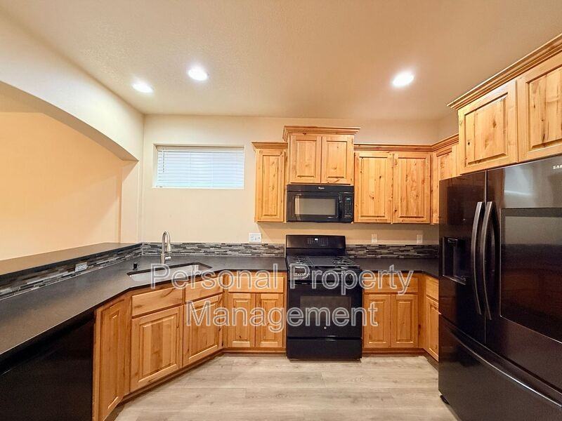 146 Nw 76th St - Photo 6 of 31