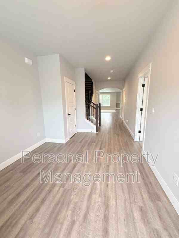 5604 Ne 133rd St - Photo 2 of 35