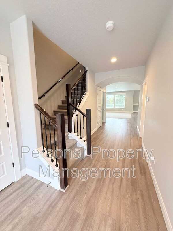 5604 Ne 133rd St - Photo 3 of 35