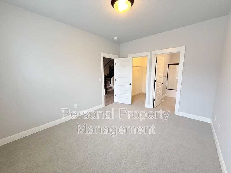 5604 Ne 133rd St - Photo 4 of 35