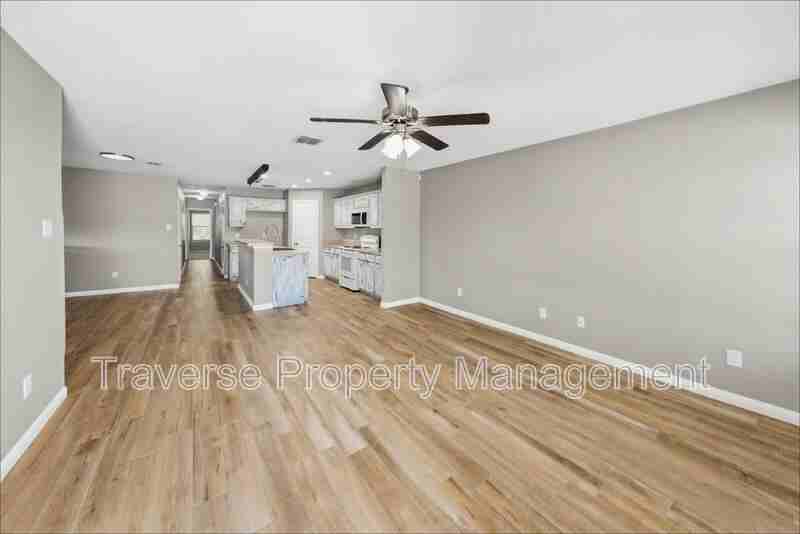 733 River Hill Ln - Photo 3 of 25