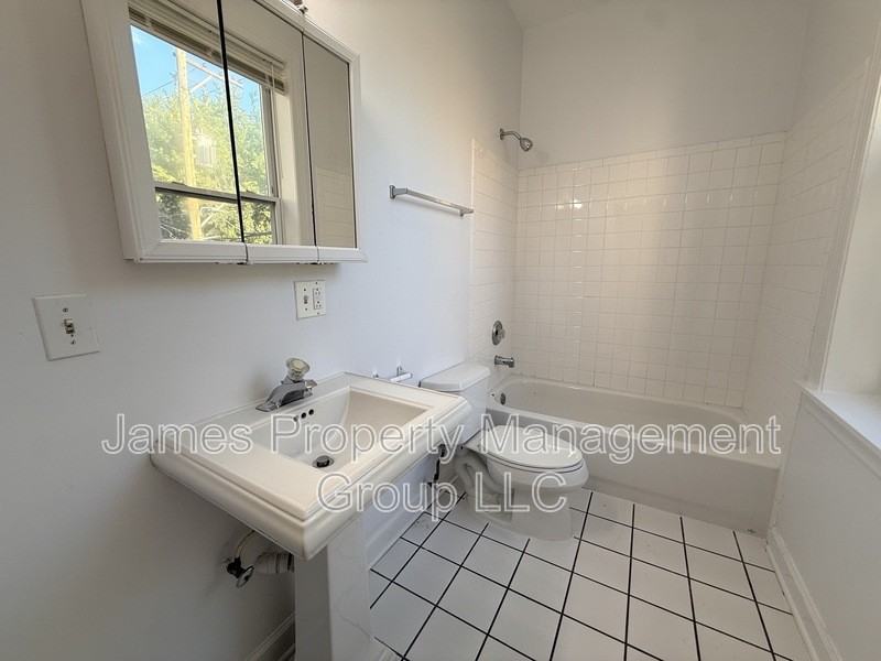 2213 W Washington Blvd - Photo 5 of 8