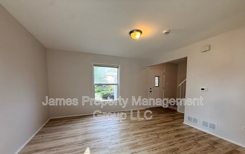 1062 Hampton Harbor Dr - Photo 3 of 20