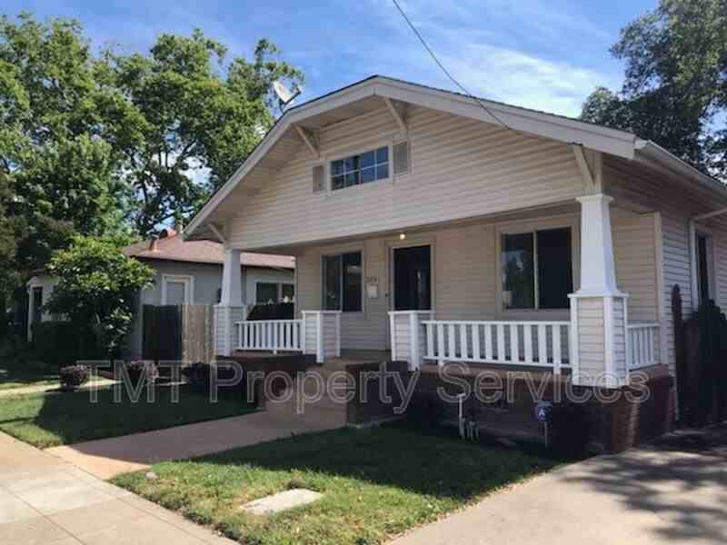 2981 24th St - Photo 3 of 29