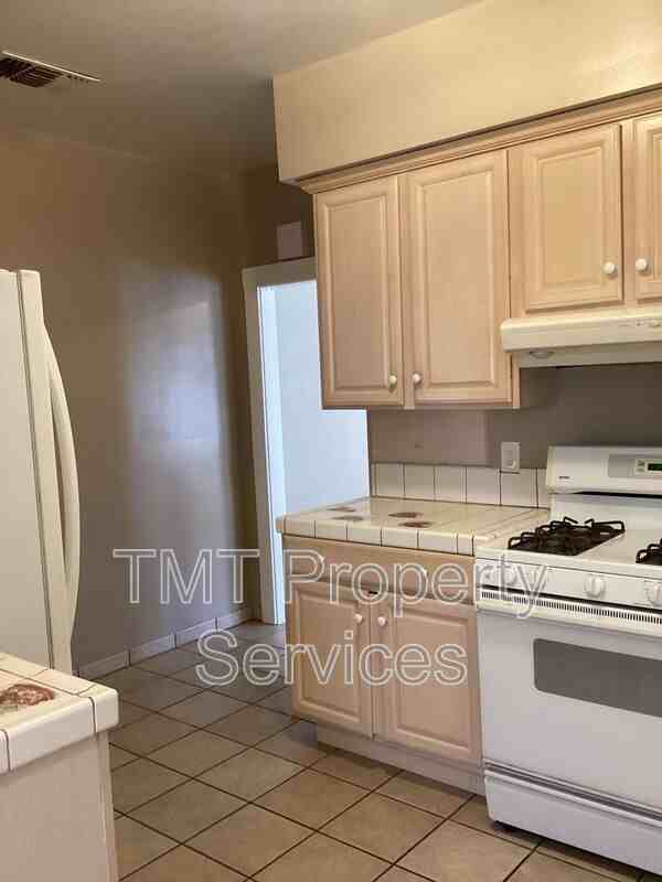 2981 24th St - Photo 6 of 29