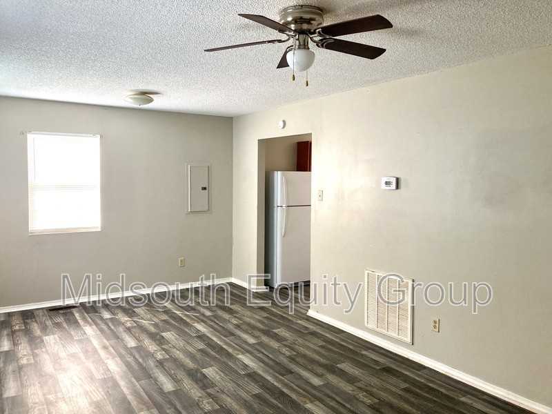 603 W Mill St - Photo 2 of 14