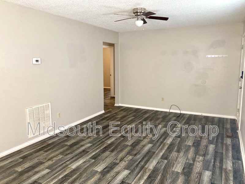 603 W Mill St - Photo 3 of 14