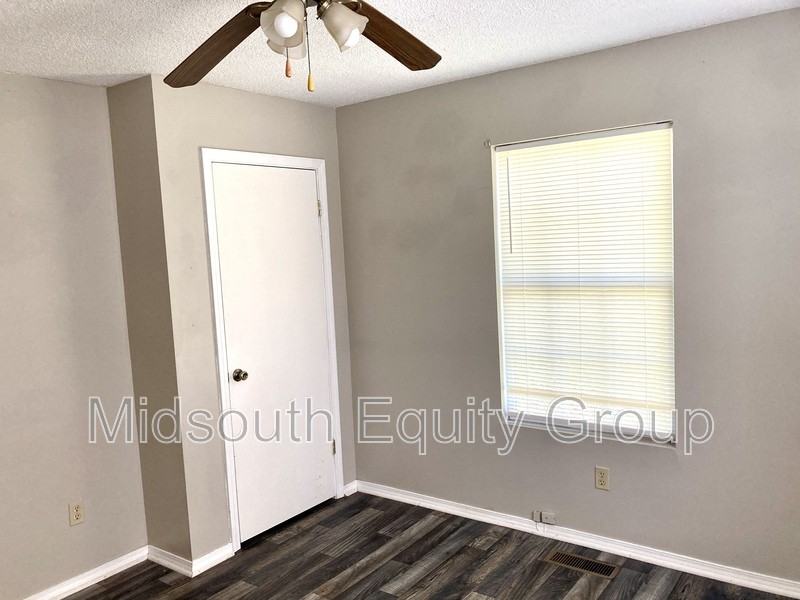 603 W Mill St - Photo 7 of 14