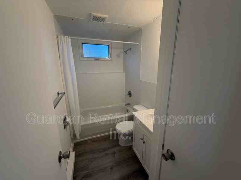 390 Elliott St - Photo 6 of 16