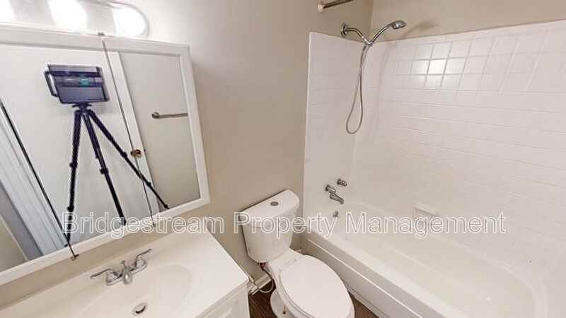644 Randler Ave - Photo 6 of 7