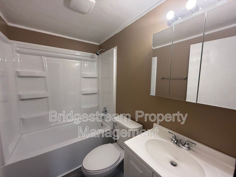 156 Forest St - Photo 6 of 6