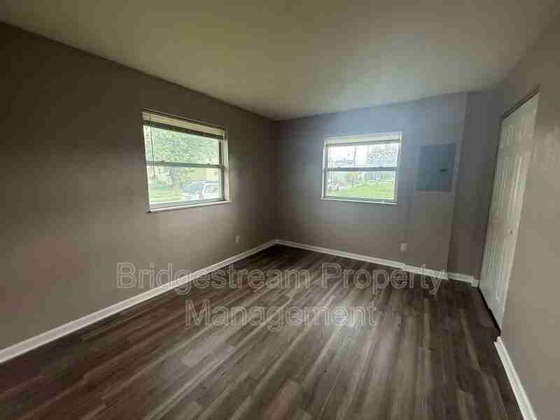 38 Burkhardt Ave - Photo 4 of 6