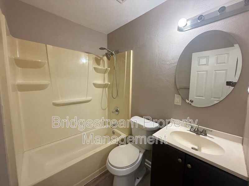 38 Burkhardt Ave - Photo 5 of 6