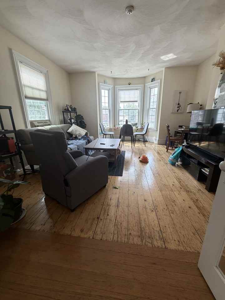 35 Morse St #2 - Photo 7 of 36